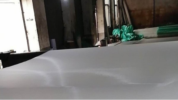 工厂污泥脱水时粘滤布的原因分析及解决方法是什么？{旭瑞网业}