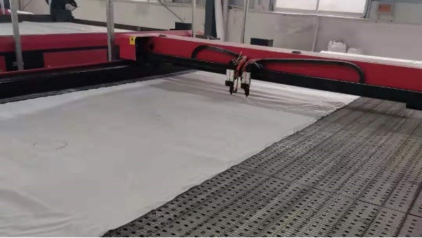 加工滤袋时筛网是怎么裁切的？【旭瑞网业】